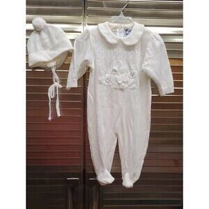 Carriage Boutiques One Piece White Footed Knit Outfit with Matching Pom Pom Hat